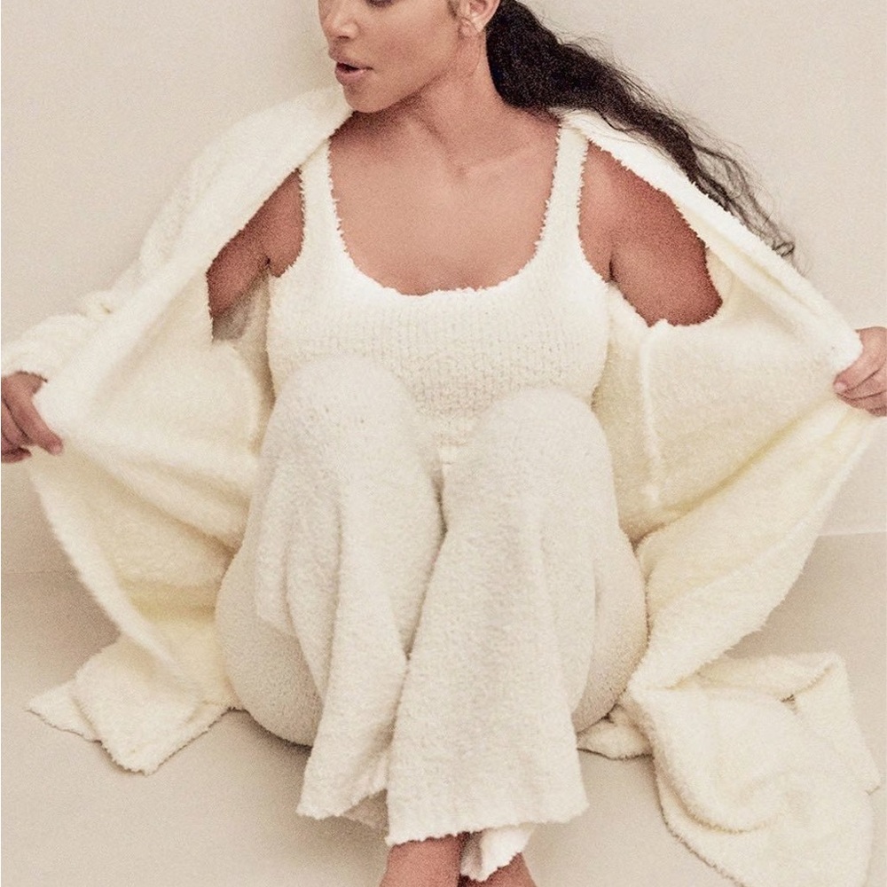 SKIMS Cream Cozy Lounge Pants - Picture 3 of 3